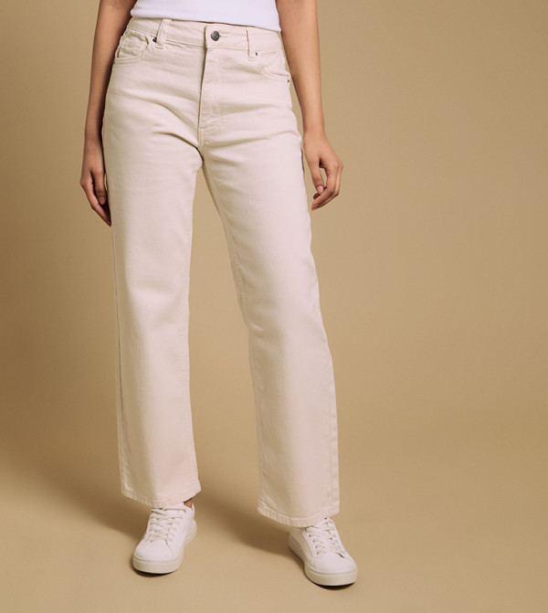 Petite Comfort Stretch Slim Fit Jeans