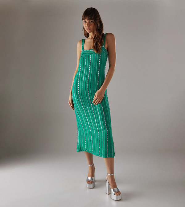 فستان ميدي بحمالات وياقة مربعة 