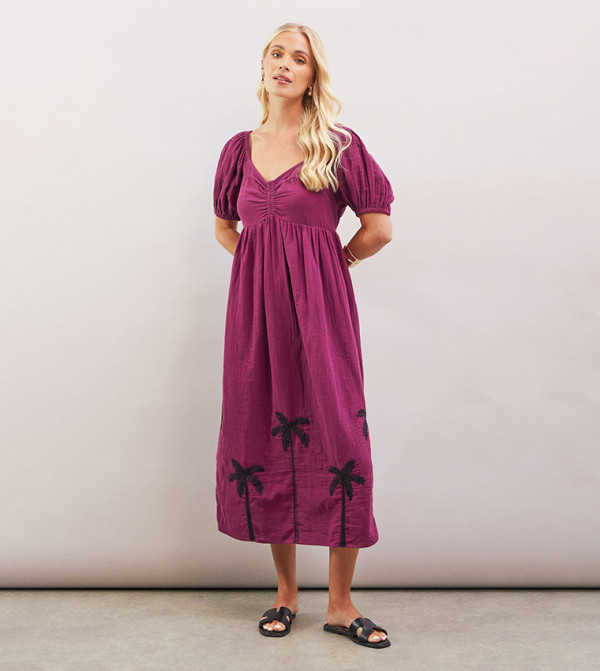 فستان ميدي مطرز بأكمام باف للمقاسات الصغيرة