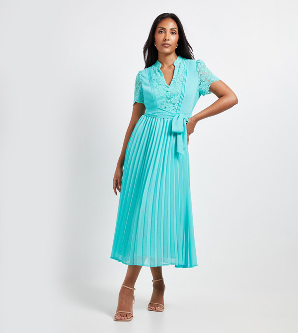 Petite Lace Collarless Pleated Midi Dress
