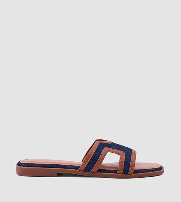 Patterned Open Toe Flat Sandals