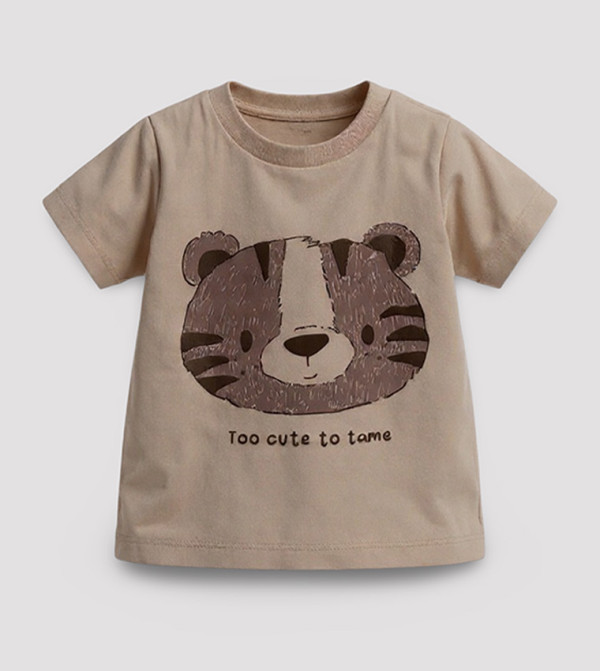 تيشيرت كم قصير بطبعة