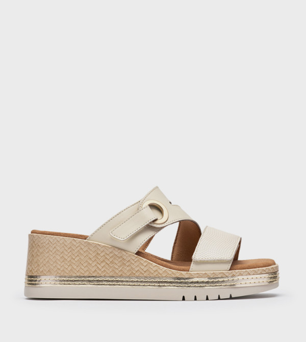 صندل ويدج بمقدمة مفتوحة