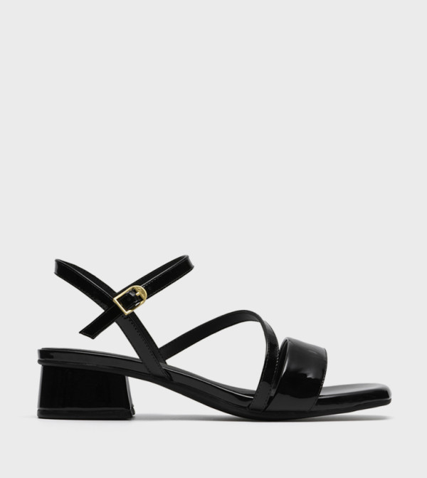 صندل بكعب مربع