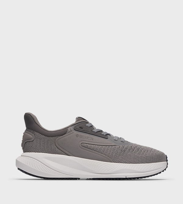 PACE MOVE Runner Sneakers