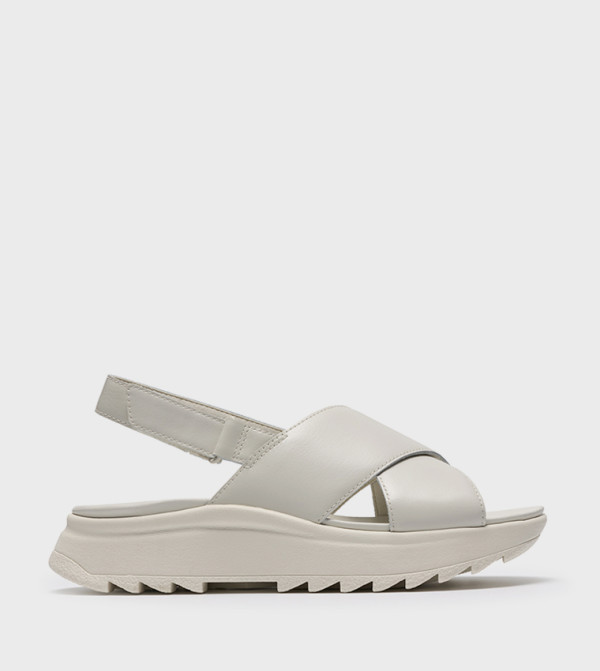 صندل ويدج بمقدمة كريس كروس