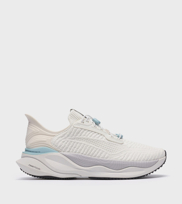 PACE RISE Runner Sneakers