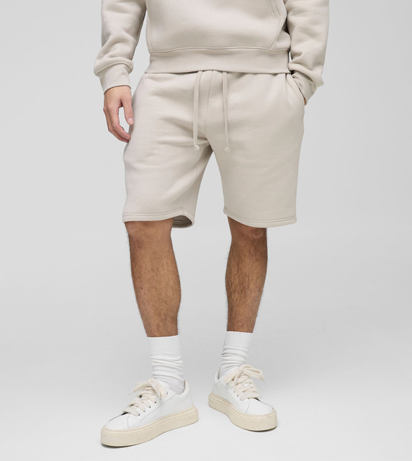 Loose Fit Mid Rise Basic Shorts