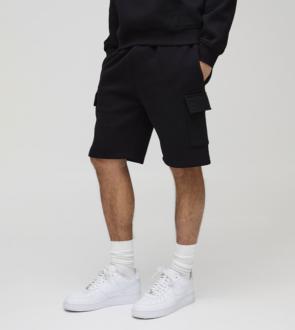 شورت كارغو بخصر متوسط 