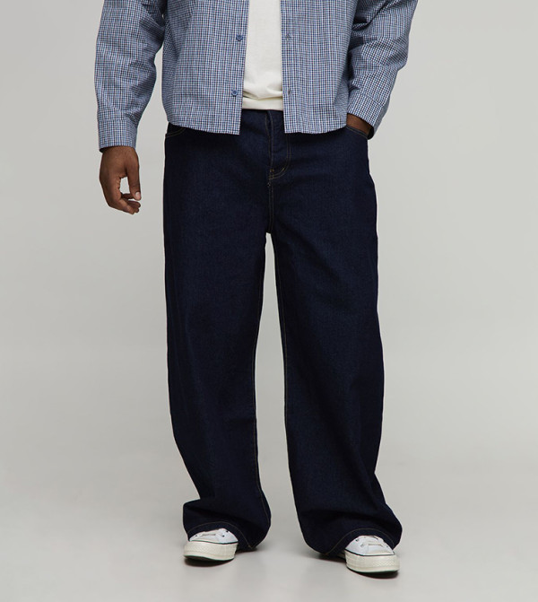 Curve Washed Relaxed Fit Jeans