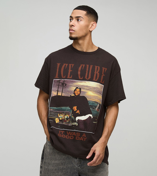 تيشيرت أوفرسايز بطبعة آيس كيوب