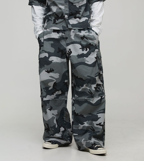 بنطلون كارغو باراشوت ريبستوب بطبعة جيش 