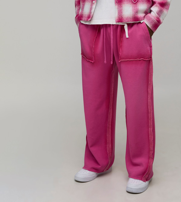 Baggy Fit Exposed Seam Spray Wash Pants