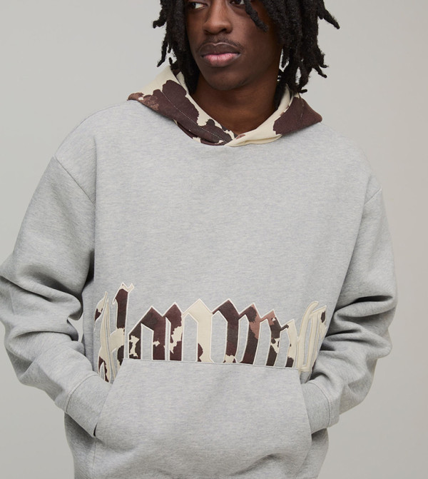 هودي اوفرسايز بطبعة 