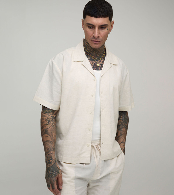 قميص كم قصير بقبة ريفير للمقاسات الطويلة