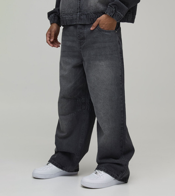Washed Mid Rise Barrel Fit Jeans