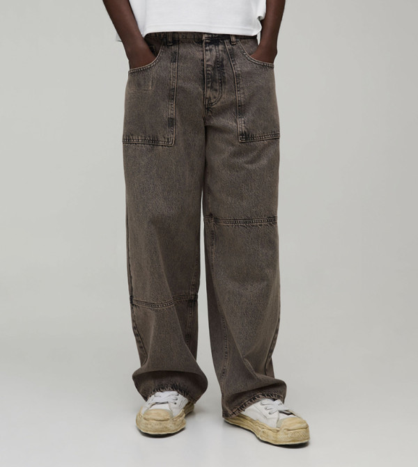 بنطلون جينز فضفاض مغسول 