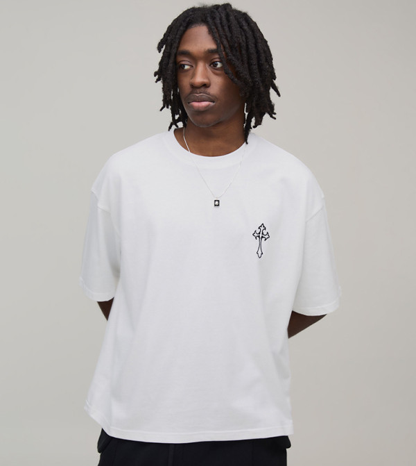 تيشيرت أوفرسايز مطرز