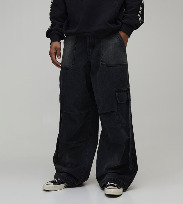 Washed Cargo Baggy Fit Jeans