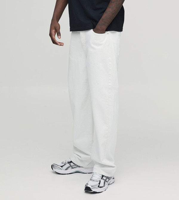 Washed Mid Rise Relaxed Fit Jeans