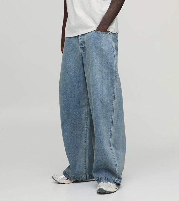 Washed Mid Rise Parachute Fit Jeans