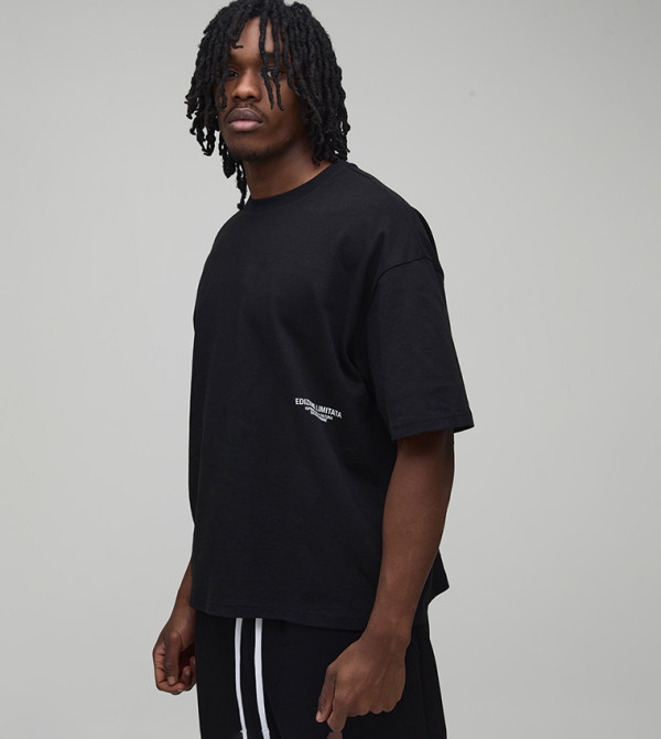 تيشيرت ثقيل بطبعة للمقاسات الطويلة