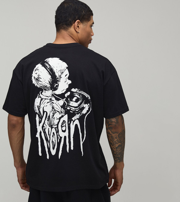 تيشيرت اوفرسايز بطبعة كورن ستيريو