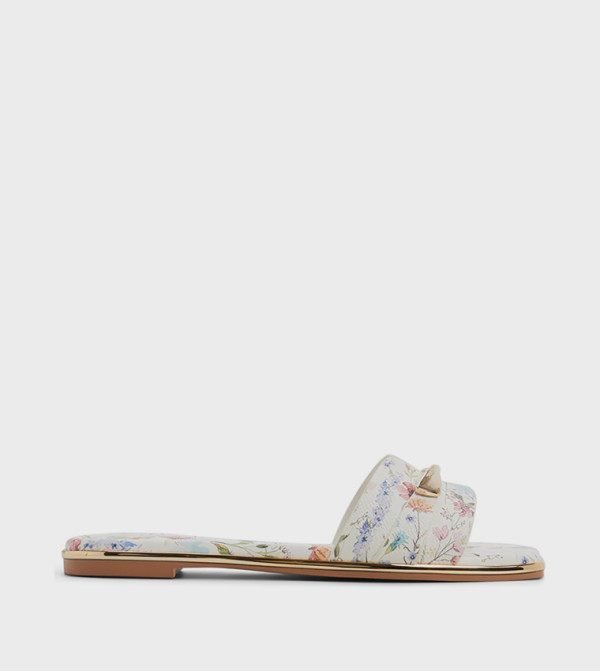 DARLINA Floral Patterned Flat Sandals