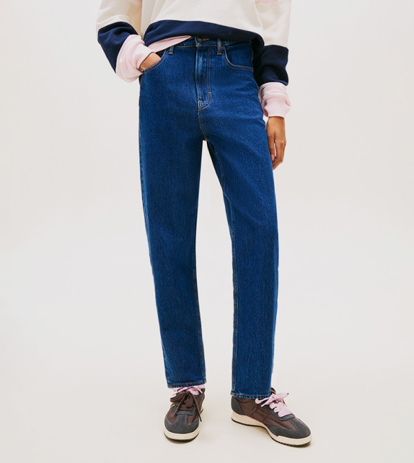 Washed Mom Fit Jeans