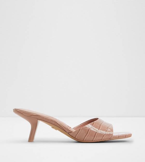ENCHANTING Textured Heel Sandals