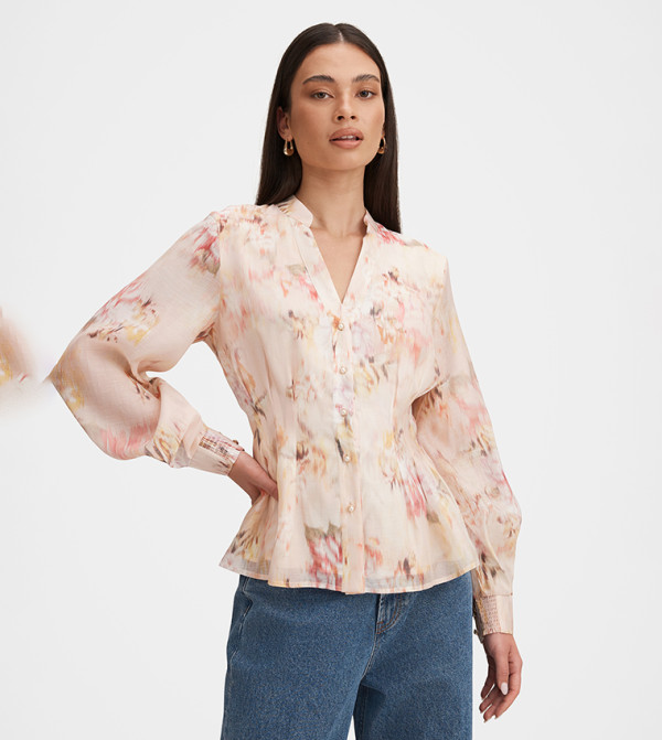 قميص إندي بكسرات وطبعة