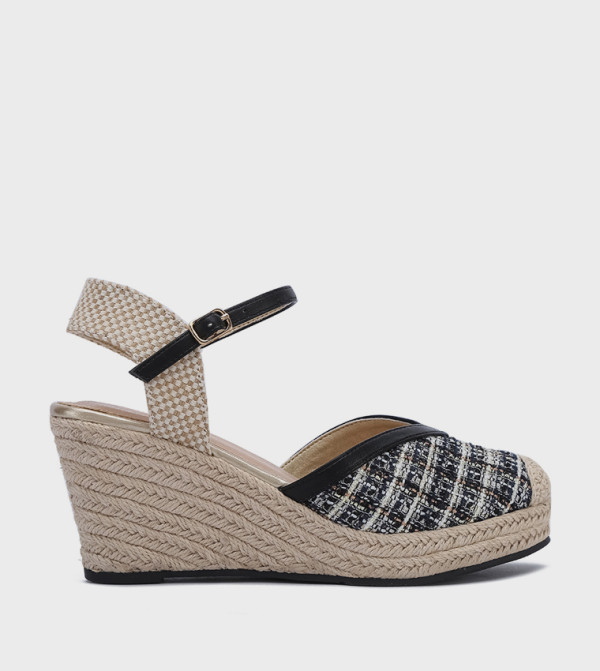Patterned Round Toe Wedge Sandals