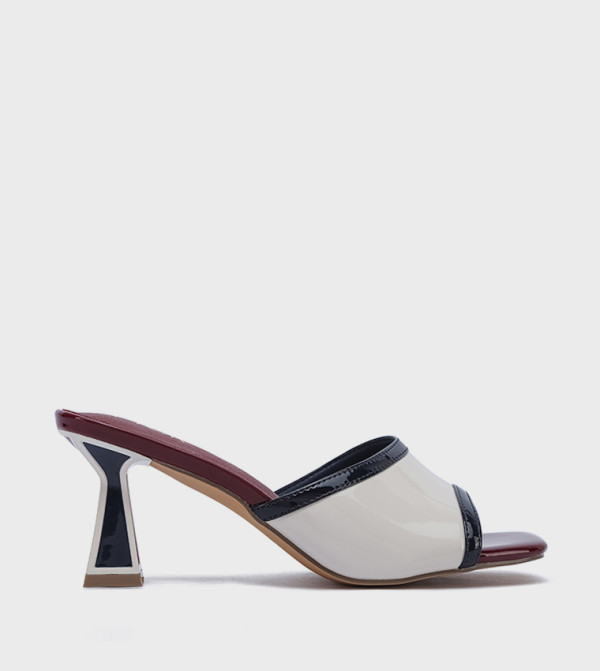 صندل كعب بلونين بمقدمة مفتوحة