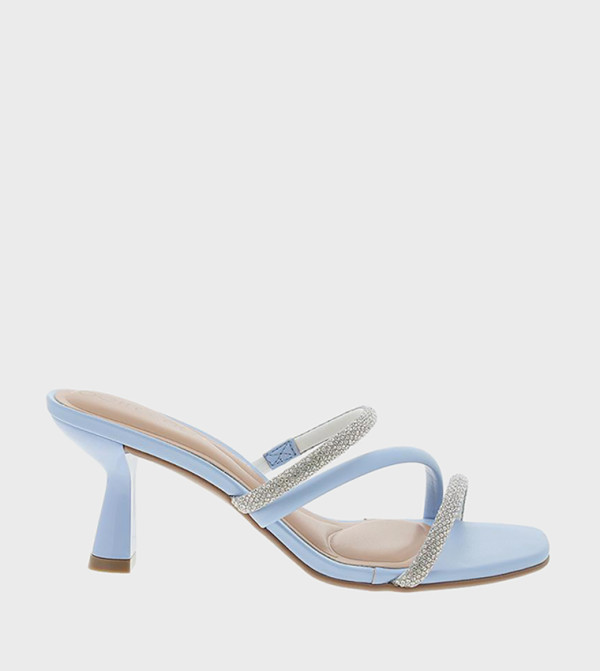 صندل بكعب مزخرف 