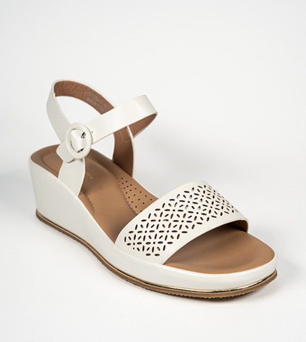 QUAY Perforated Strap Platform Sandals