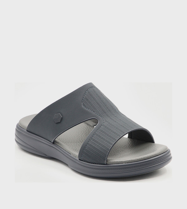 NALA Textured Arabic Sandals