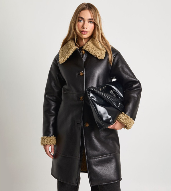 جاكيت أفياتور جلد صناعي بفرو