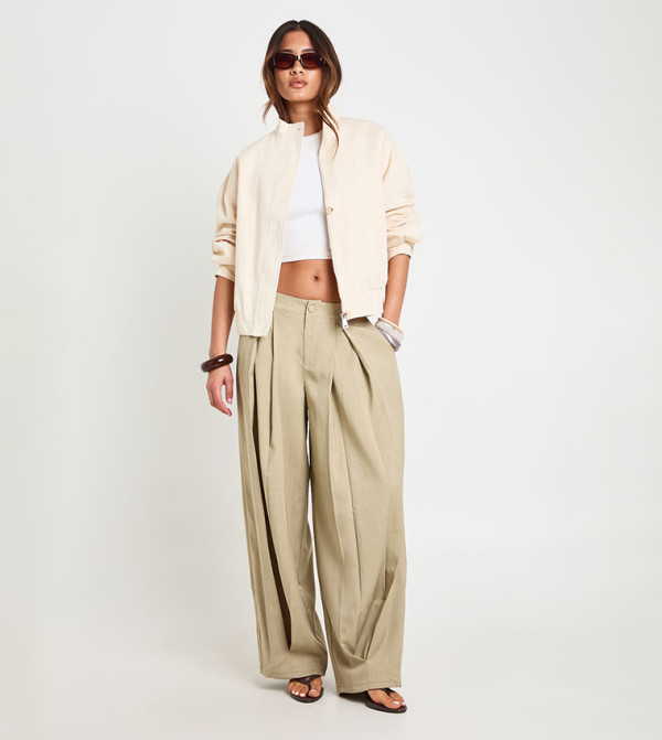 Woven Crepe Pleated Barrel Fit Trousers