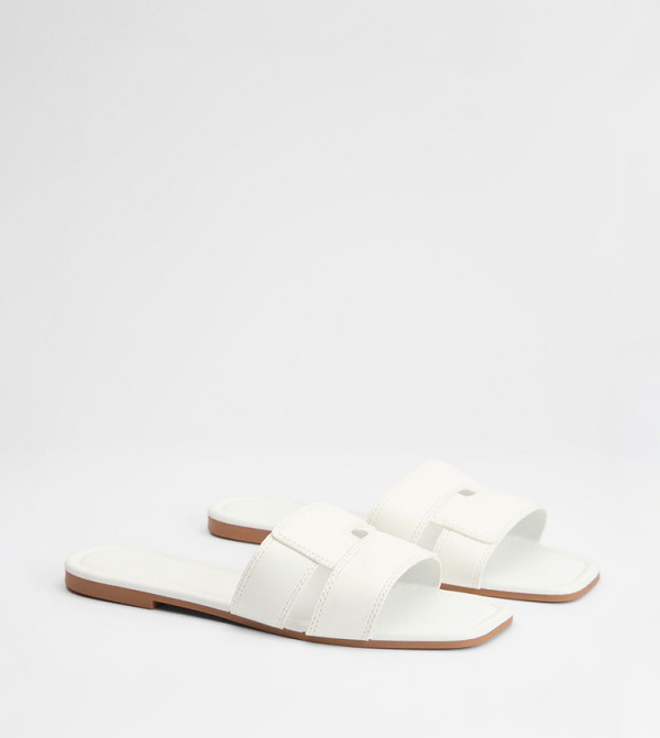 Wide Fit Crossover Strap Flat Sandals