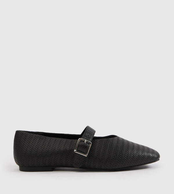 Textured Extra Wide Fit Square Toe Mary Jane Shoes