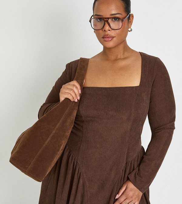 فستان ميني سكيتر للمقاسات الكبيرة 