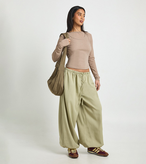 Petite Woven Crepe Balloon Fit Trousers