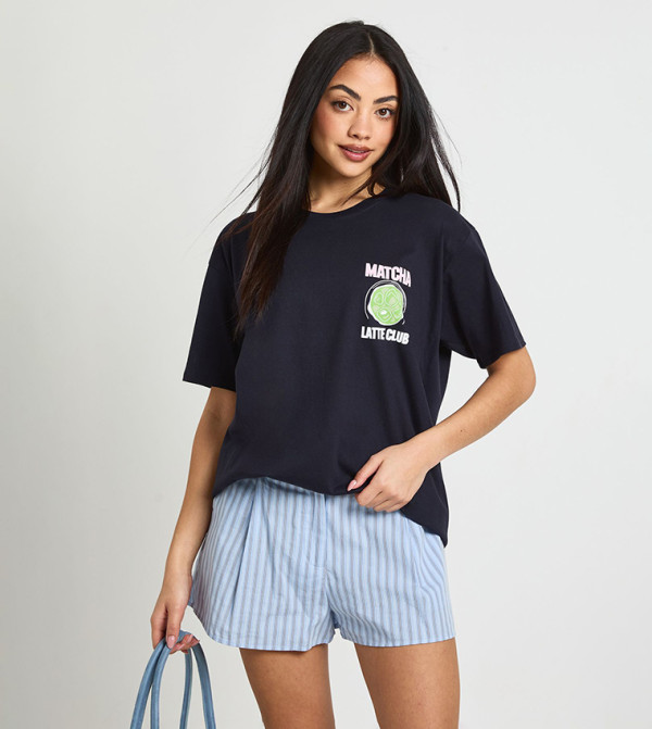 تيشيرت واسع بطبعة أمامية وخلفية