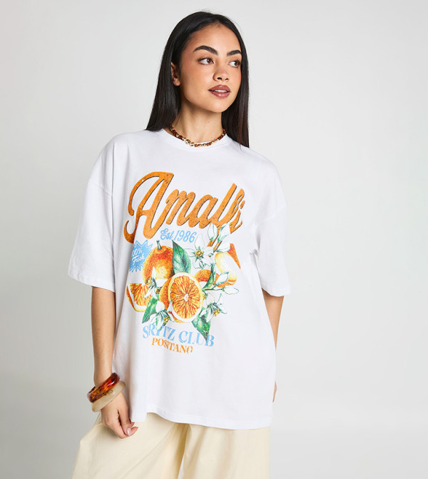 تيشيرت كم قصير بطبعة