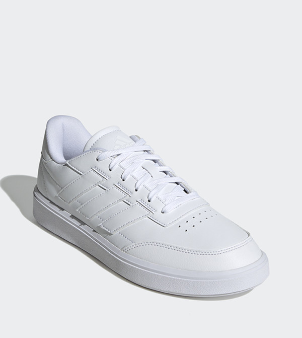 COURTBLOCK Low Top Sneakers