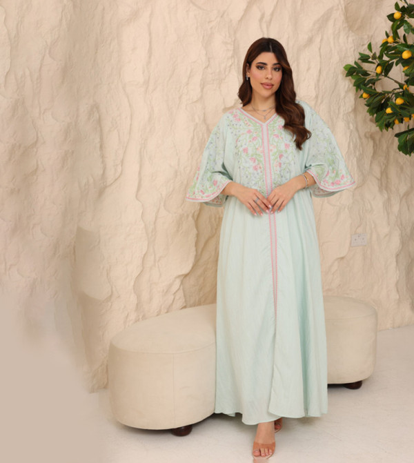 جلابية مزينة بكم فلير 