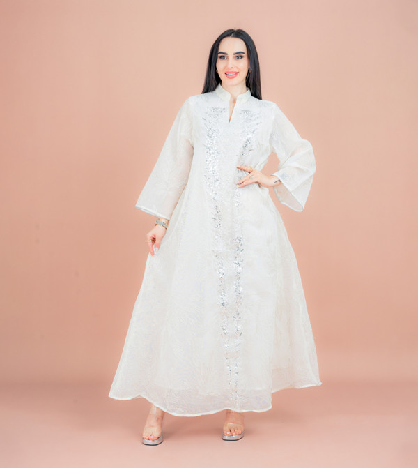 جلابية مزينة باللؤلؤ بأكمام واسعة