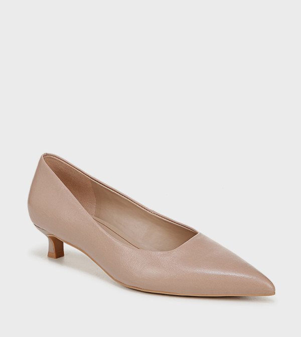 حذاء كعب بمقدمة مدببة 