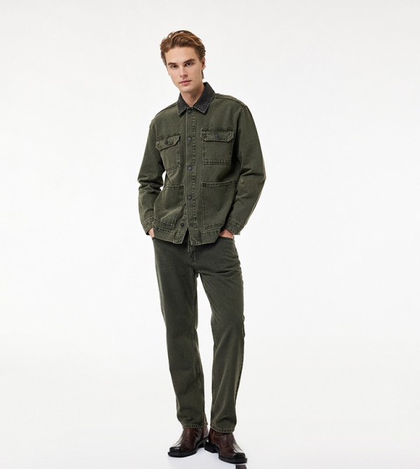 جاكيت جينز مريح مغسول بقبة 