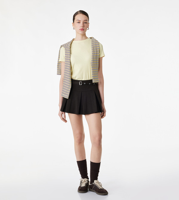 تيشيرت مرن بكم قصير